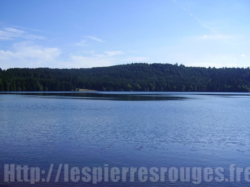  Le clos des pierres rouges  le lac du Bouchet