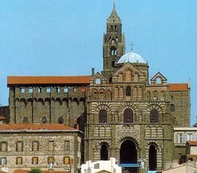 Le clos des pierres rouges,Notre dame du puy en velay